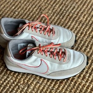 Nike Daybreak SE sneakers in sail